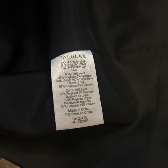 Aritzia Talula Black Exeter Boyfriend Blazer. Size 2 - Picture 5 of 5